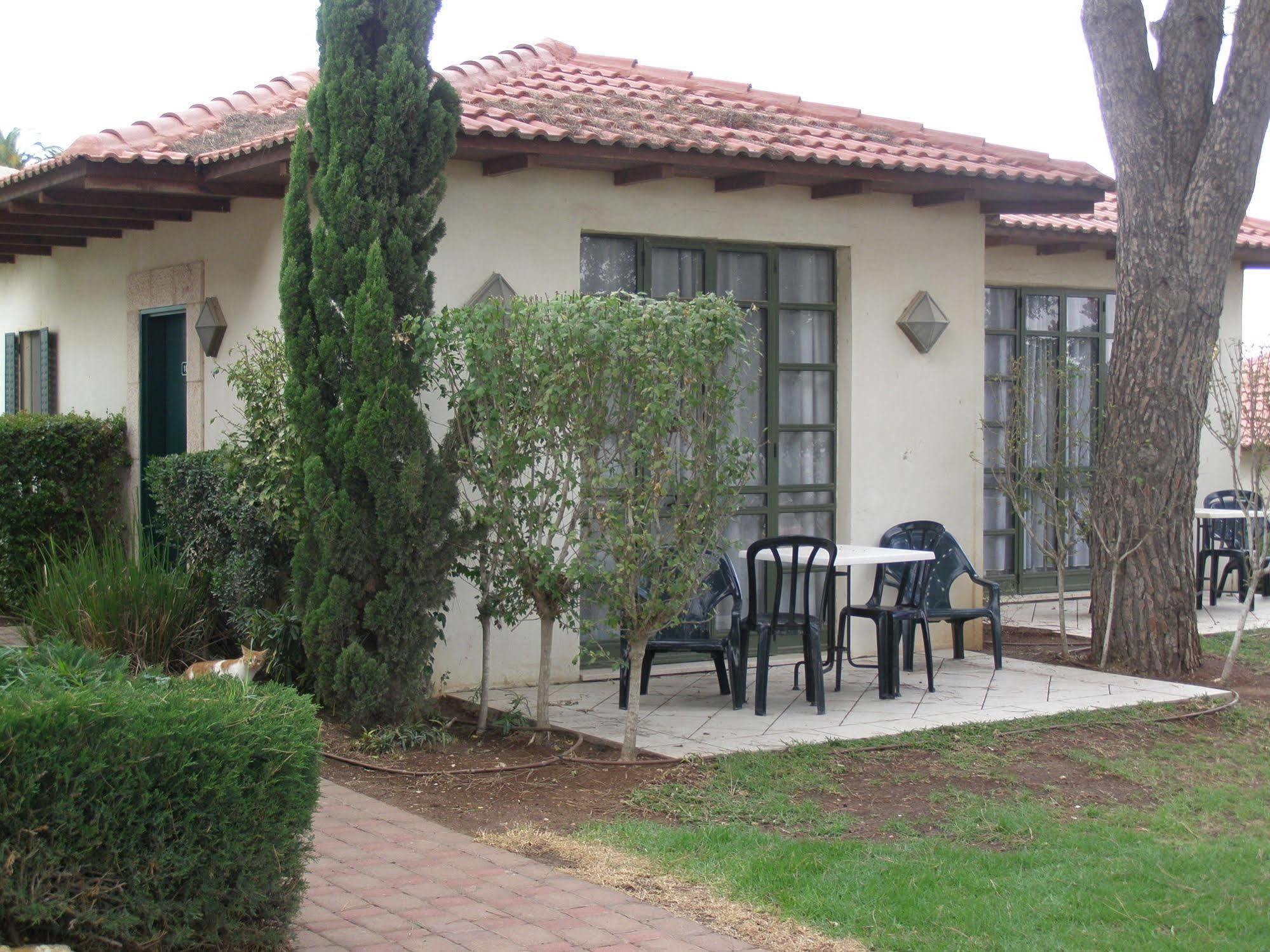 Shoresh Green Hills Family Suites Hotel Exterior photo