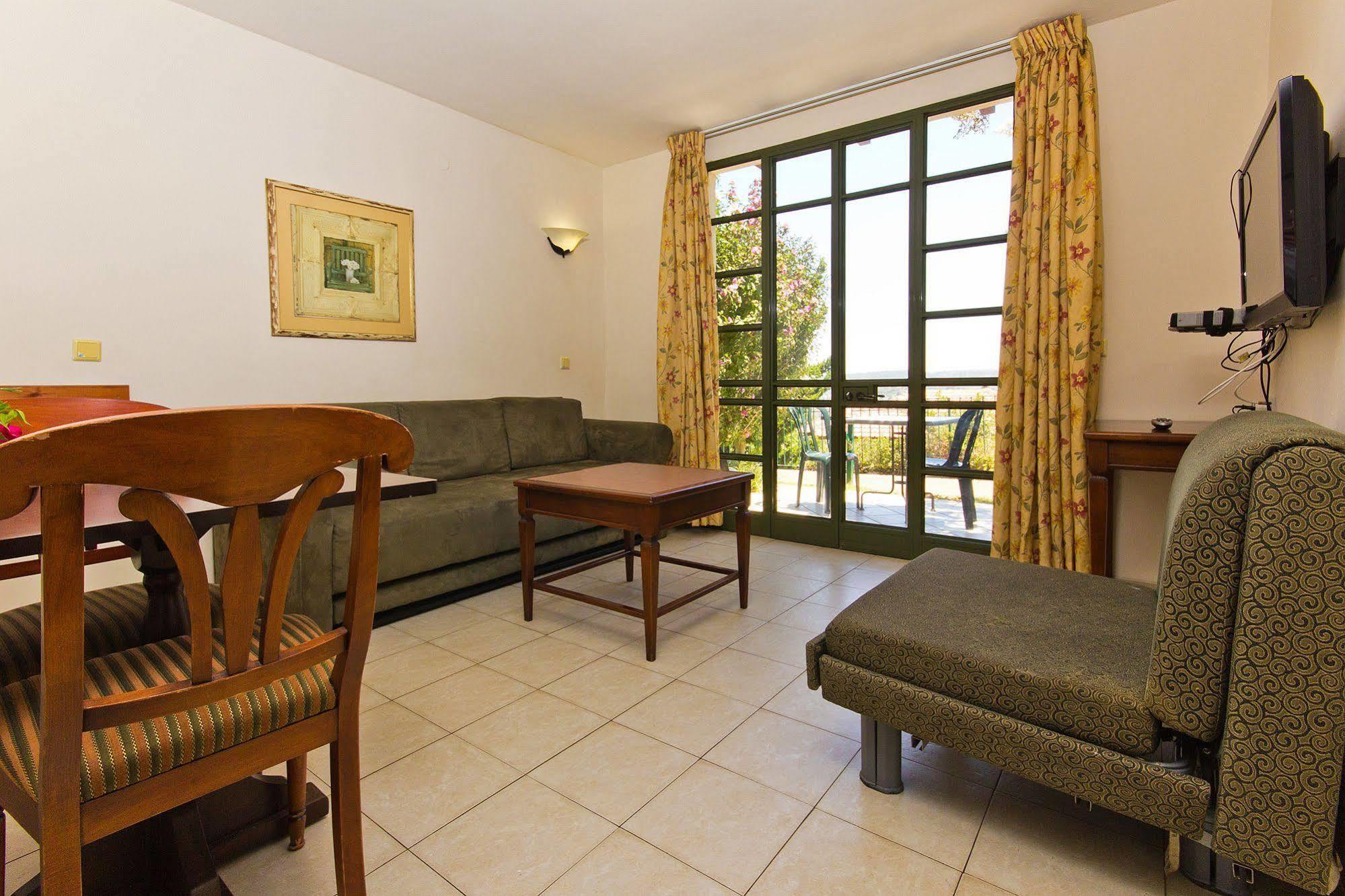 Shoresh Green Hills Family Suites Hotel Exterior photo