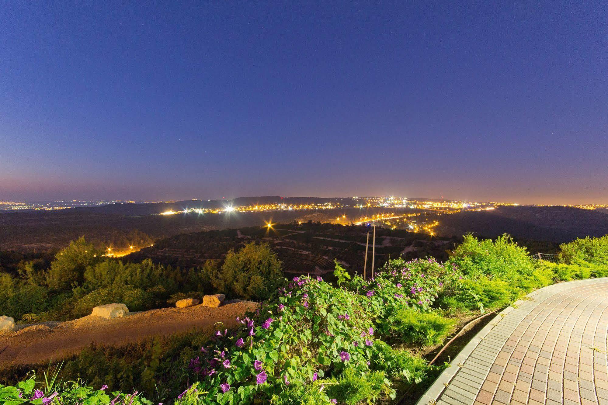 Shoresh Green Hills Family Suites Hotel Exterior photo